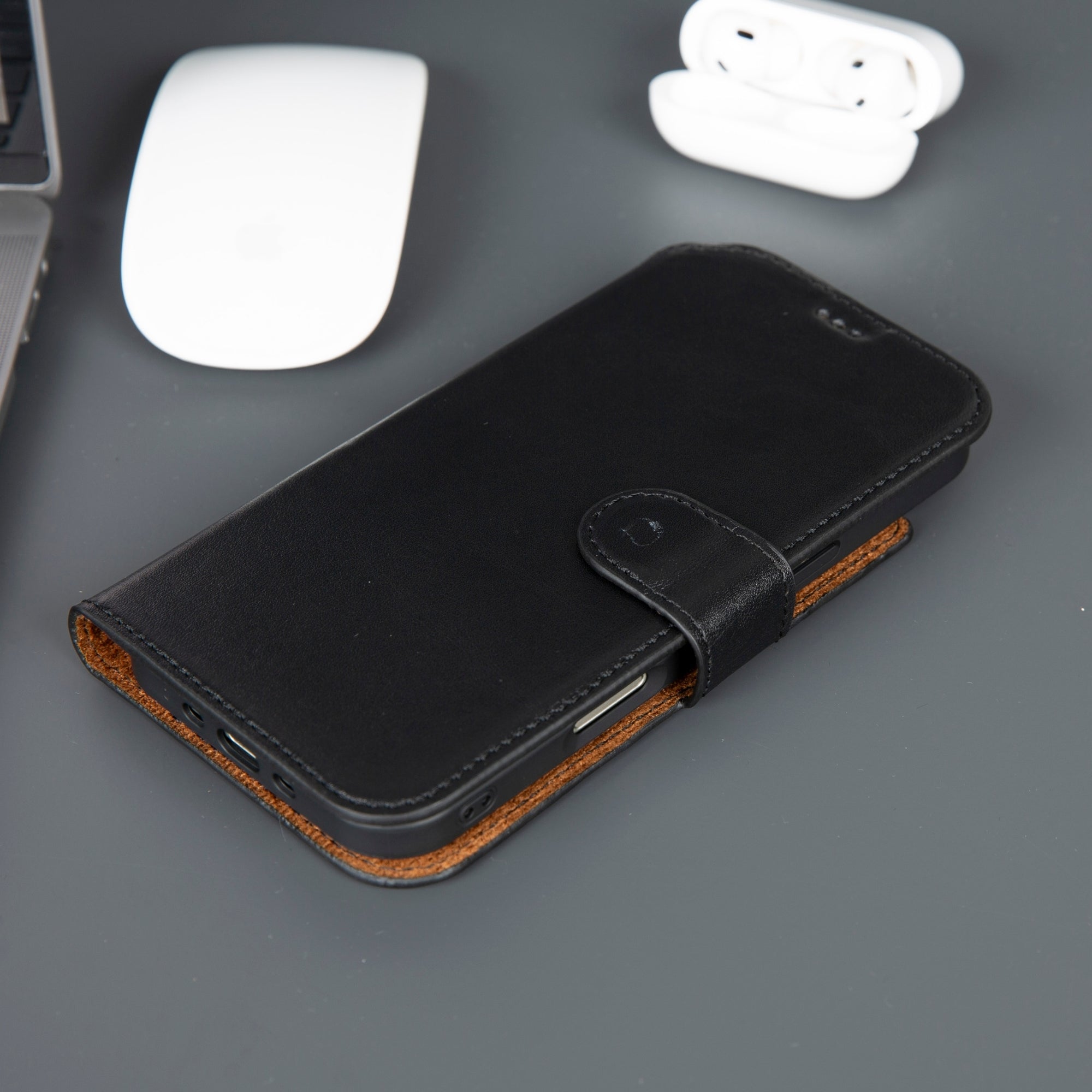 Casper iPhone 17 Air Leather Wallet Case – MagSafe Compatible-3
